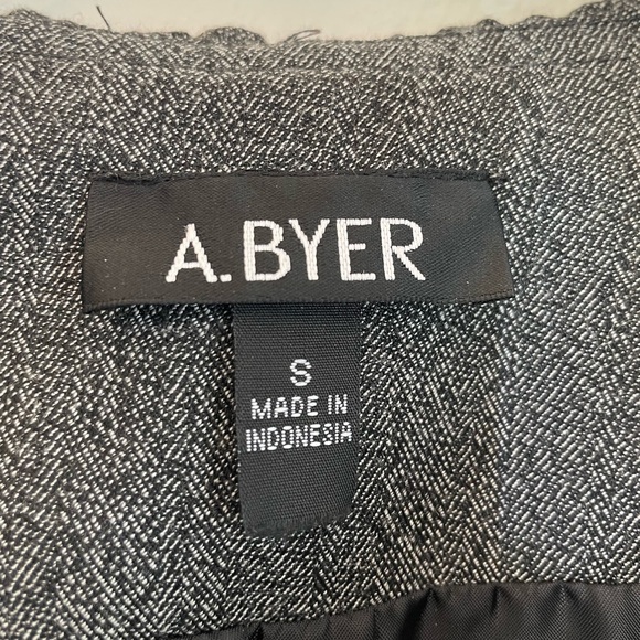 A. Byer - Small Blouse - Picture 3 of 3